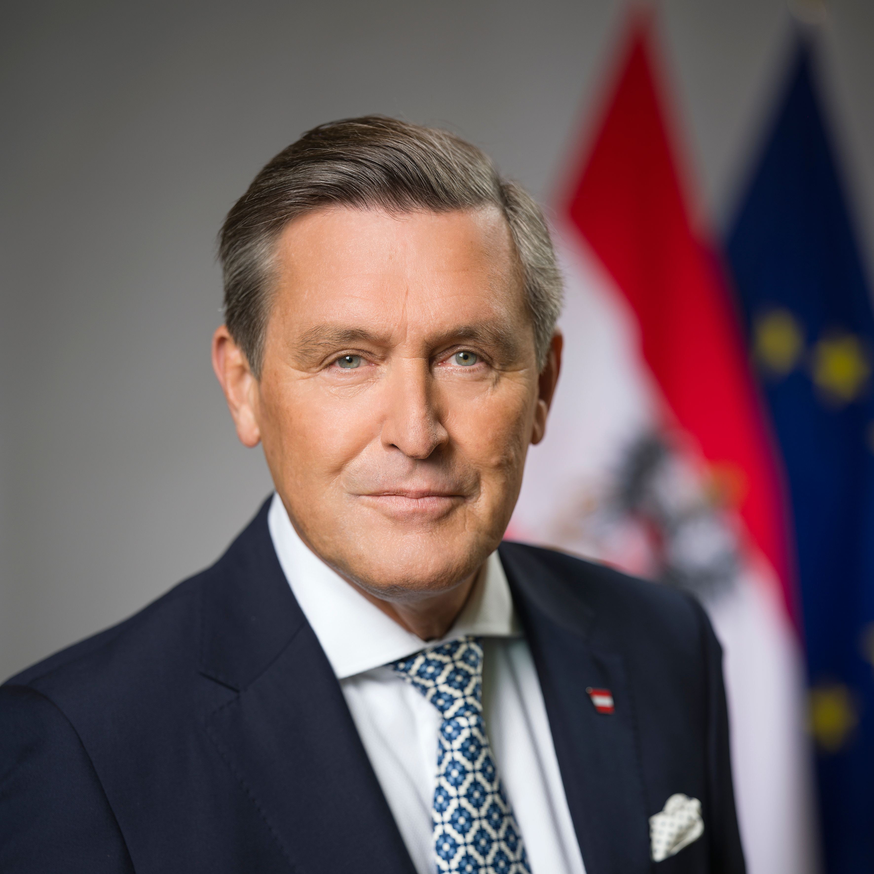 Portait von Bundesminister Peter Hanke, Fotocredit: BKA/Andy Wenzel